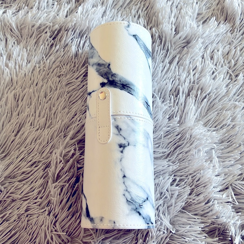 MARBLE STORAGE FOR MAKEUP BRUSHES🤍🖤
